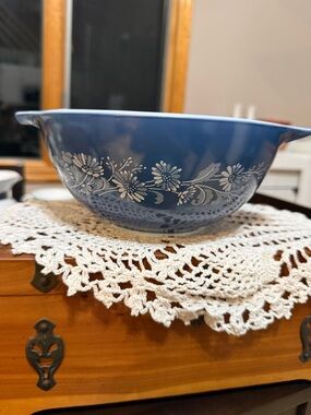 Pyrex 444 Colonial Mist Cinderella Bowl
